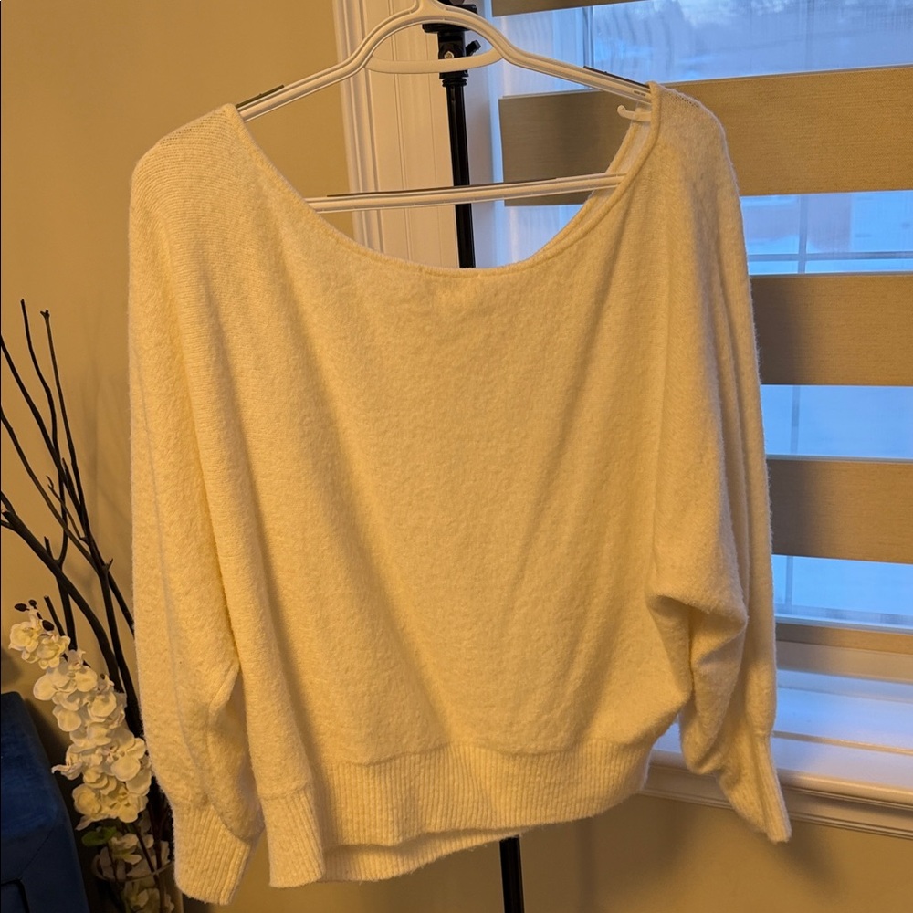Aritzia Softspoke Rhoda Sweater size M - Picture 4 of 4